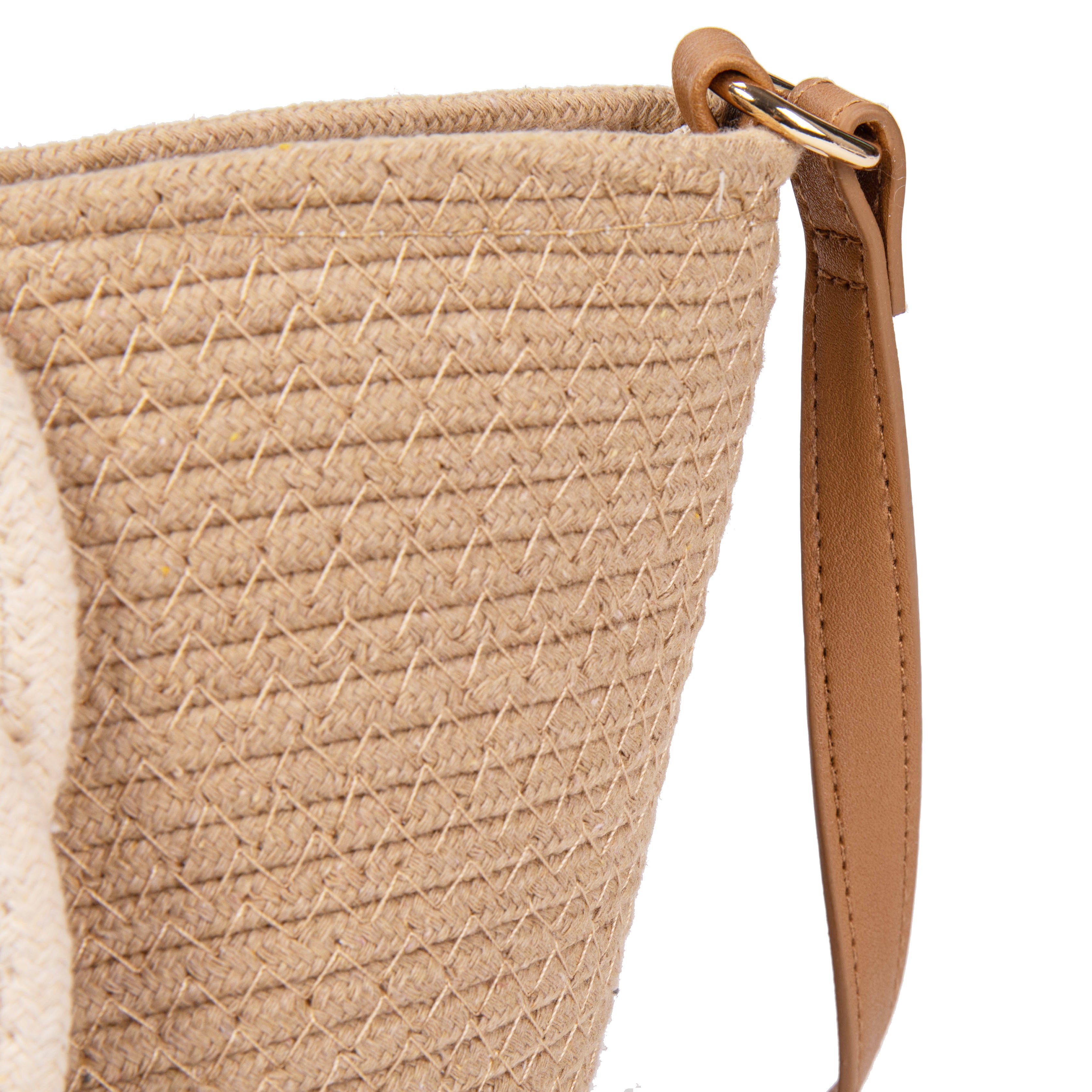 Bolso de algodón con detalle frontal entrelazado y bandolera ajustable | Diseño compacto y elegante para verano 2026 | Edición limitada