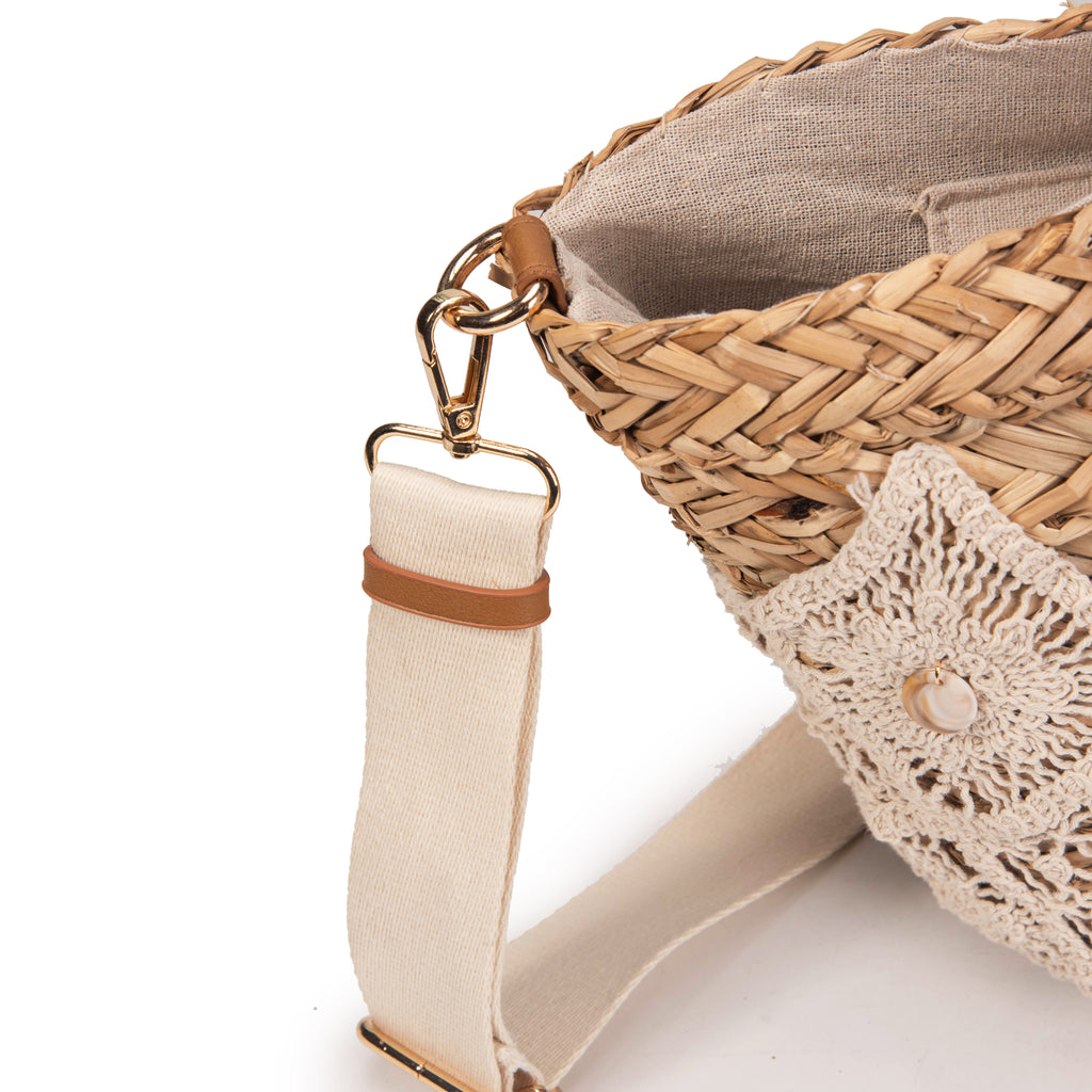 Capazo de palma con asas de madera y encaje crochet | Bolso boho