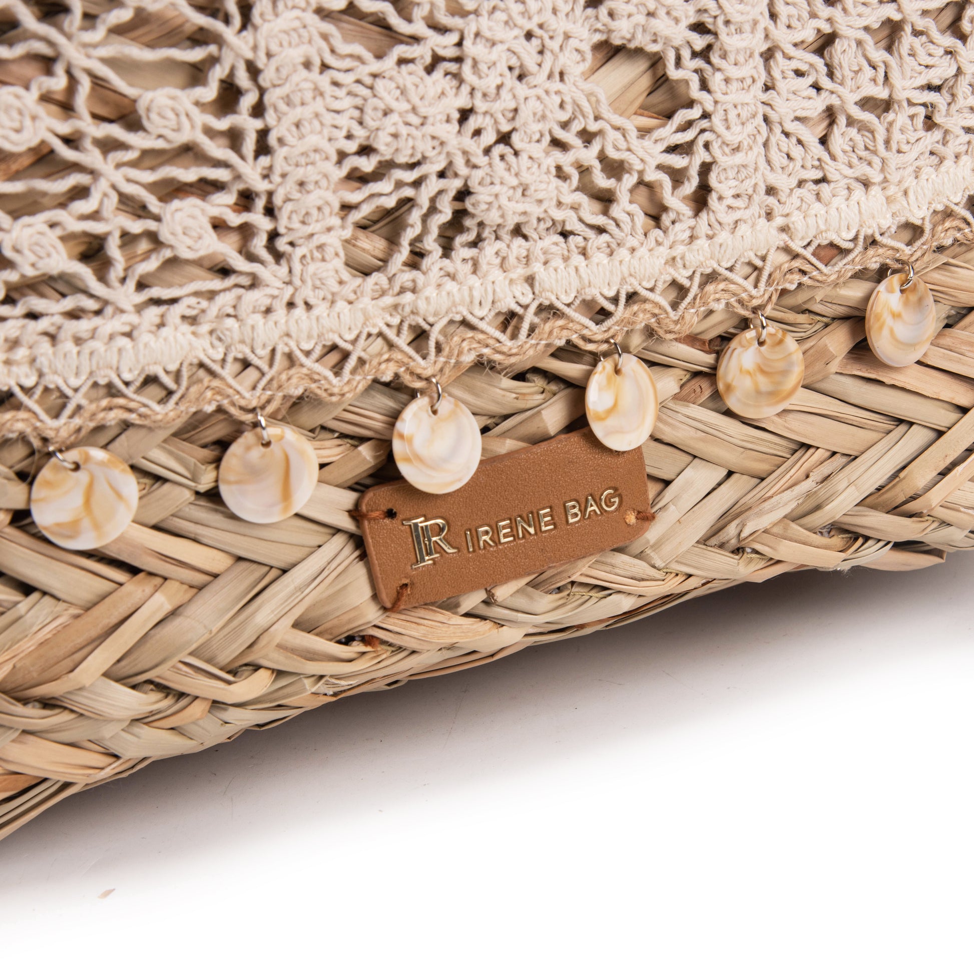 Bolso bandolera de palma y encaje crochet con conchas | Clutch boho Irene Bag