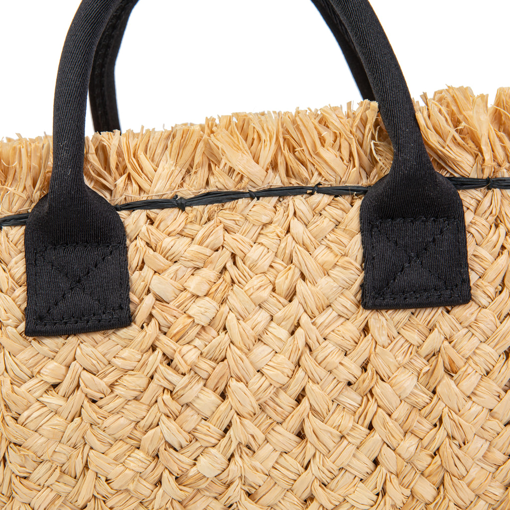 Capazo mini de rafia con flecos y asas negras | Bolso bandolera verano
