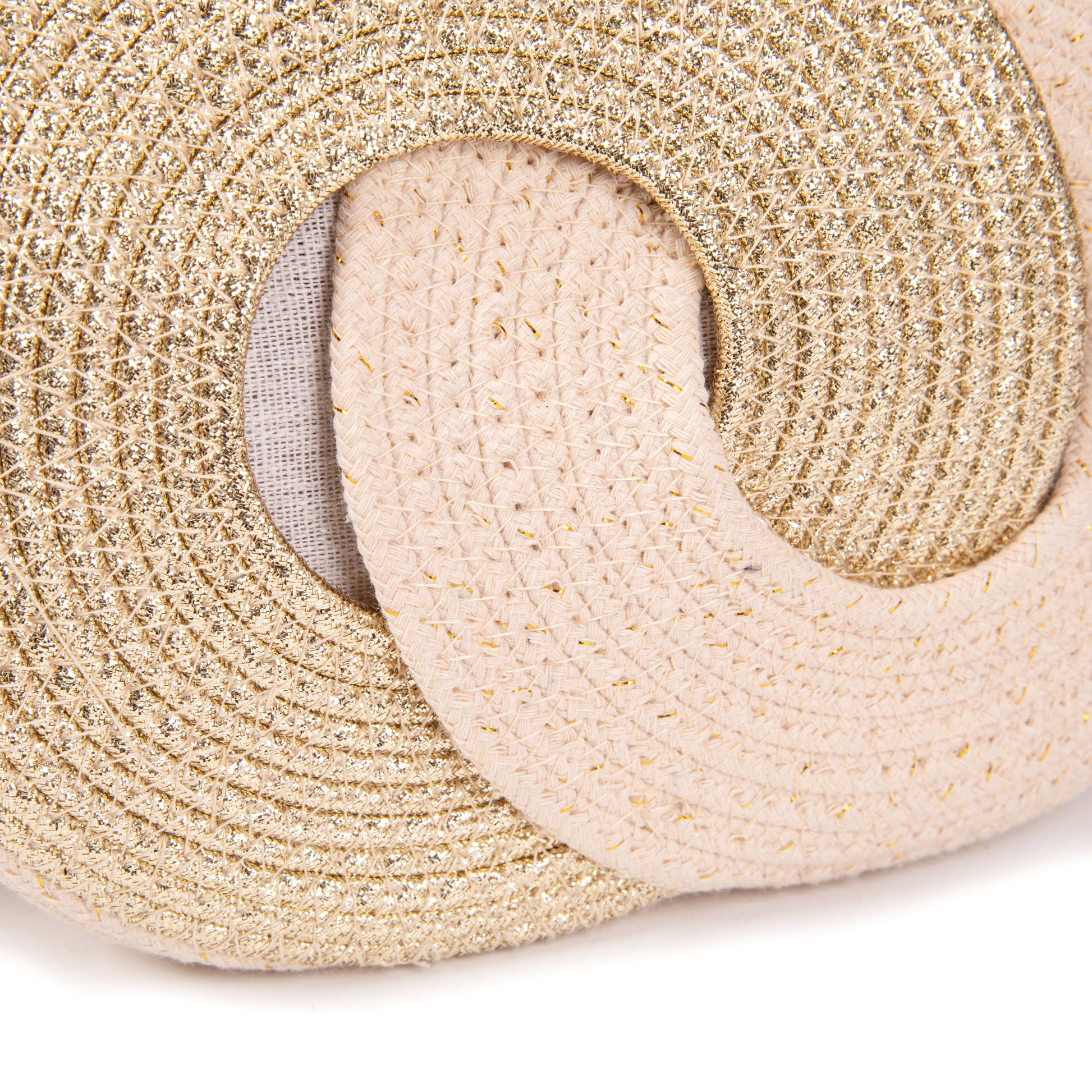 Bolso circular de rafia con nudo entrelazado y destellos dorados | Mini tote bandolera